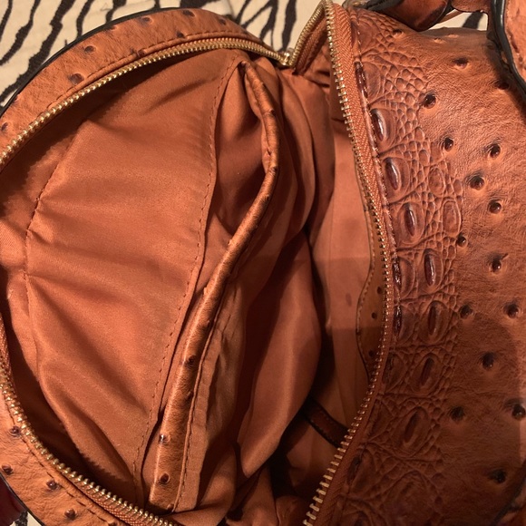 Brown Leather Round Purse - Picture 4 of 4